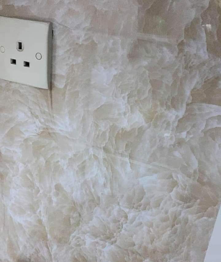 Decan dán bếp hình vân đá